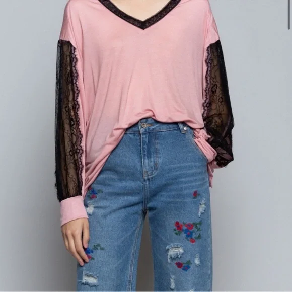 108. NWOT POL Pink Blouse with Black Lace Sleeves and Open Back Detail - Picture 5 of 7